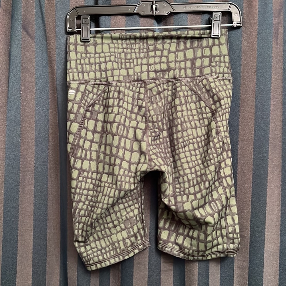 Fabletics Define High Waisted 9” Short - S - image 2